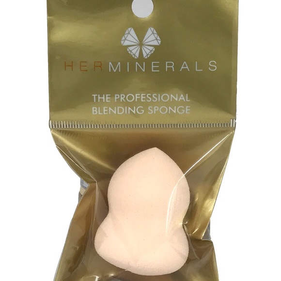 5/$25 SALE NEW Herminerals Two (2) Blending Sponge - Picture 2 of 5